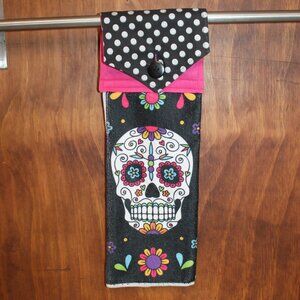 MEXICAN SUGAR SKULL HAND TOWEL BLACK & HOT PINK HANDMADE HANGING KITCHEN TOWEL